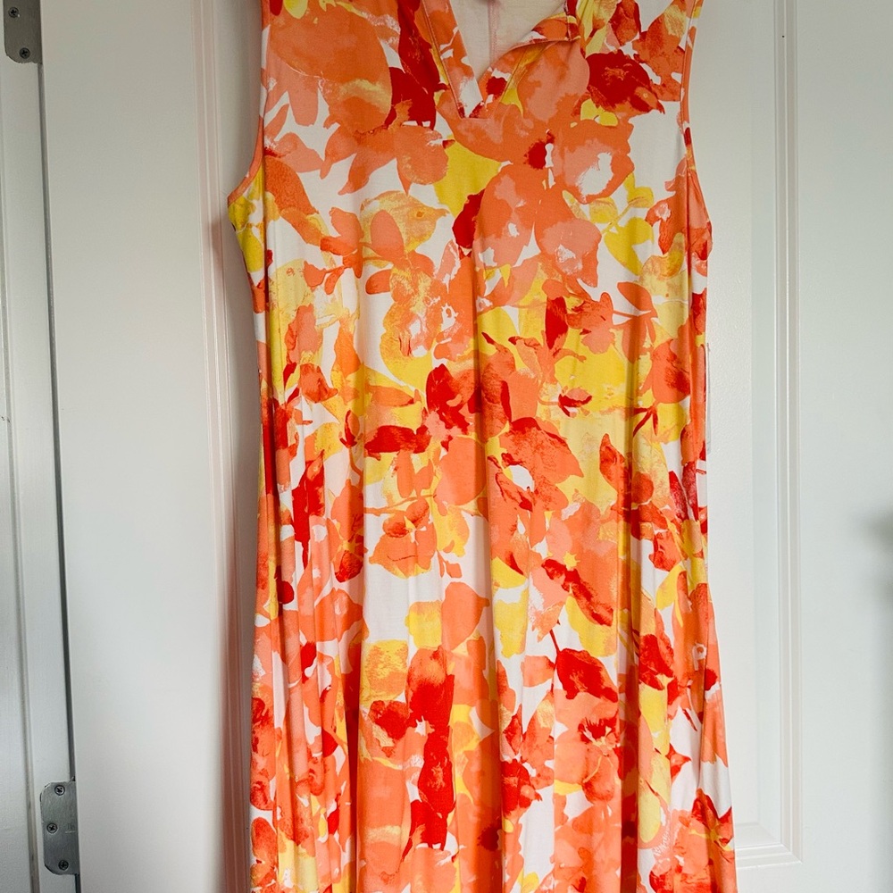 Chico’s knee-length, sleeveless casual dress.